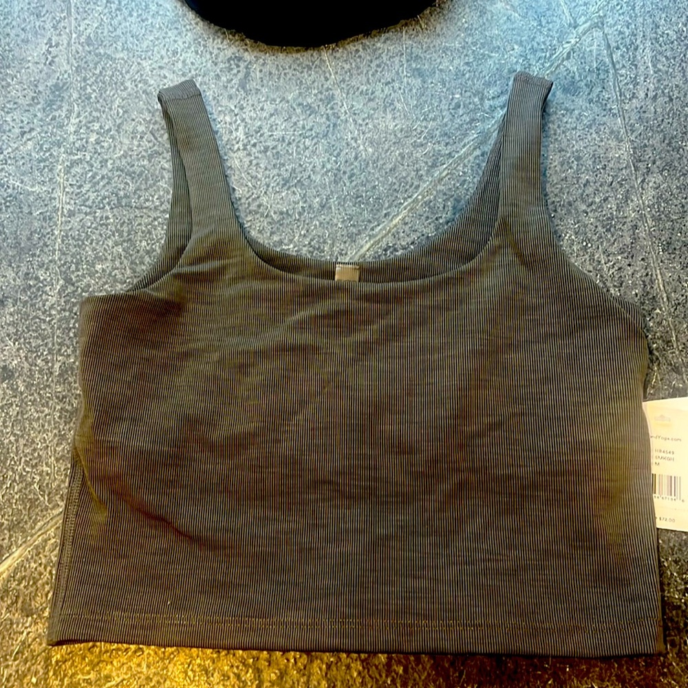 Beyond Yoga crop top size medium